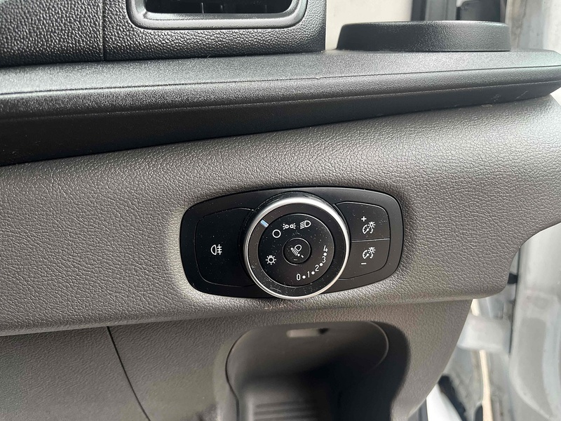 Ford 2.0 350 EcoBlue Leader L4 XLWB LUTON VAN TAIL LIFT EURO 6 - DRW