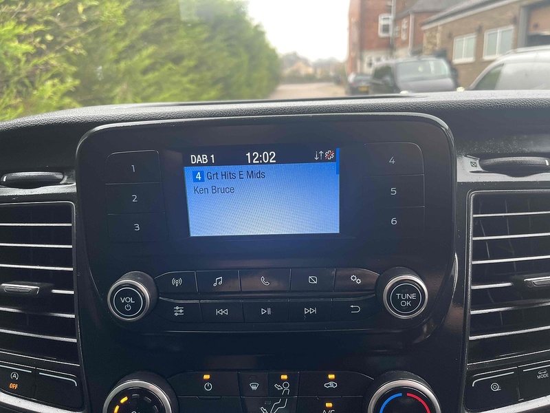 Ford 2.0 350 EcoBlue Leader L4 XLWB LUTON VAN TAIL LIFT EURO 6 - DRW