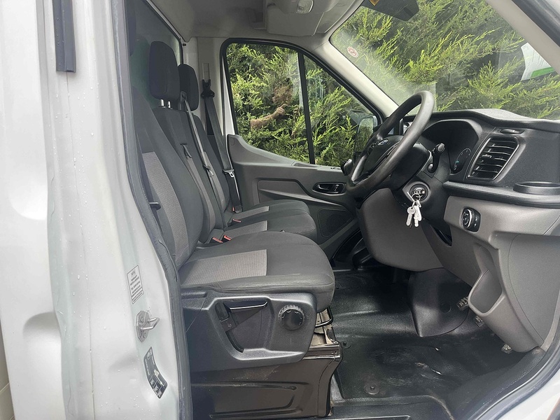 Ford 2.0 350 EcoBlue Leader L4 XLWB LUTON VAN TAIL LIFT EURO 6 - DRW