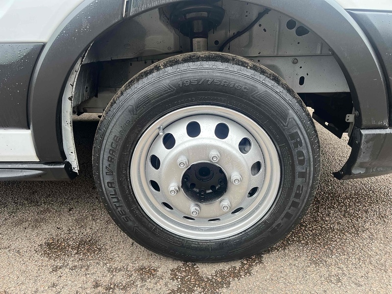 Ford 2.0 350 EcoBlue Leader L4 XLWB LUTON VAN TAIL LIFT EURO 6 - DRW