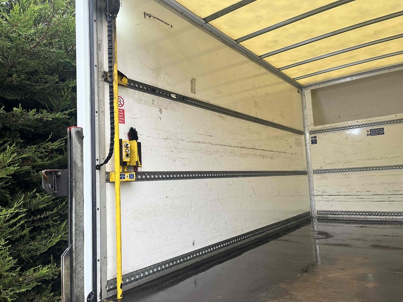 Ford 2.0 350 EcoBlue Leader L4 XLWB LUTON VAN TAIL LIFT EURO 6 - DRW