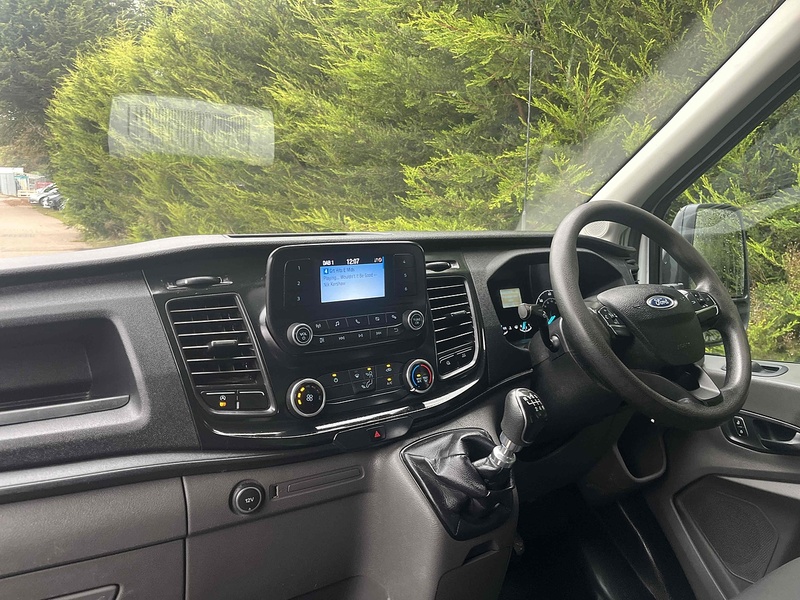 Ford 2.0 350 EcoBlue Leader L4 XLWB LUTON VAN TAIL LIFT EURO 6 - DRW