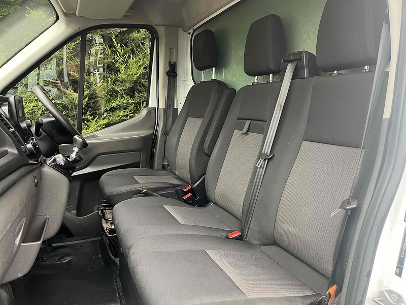 Ford 2.0 350 EcoBlue Leader L4 XLWB LUTON VAN TAIL LIFT EURO 6 - DRW