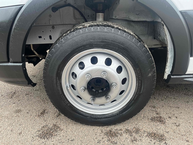 Ford 2.0 350 EcoBlue Leader L4 XLWB LUTON VAN TAIL LIFT EURO 6 - DRW