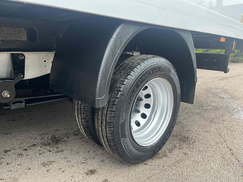 Ford 2.0 350 EcoBlue Leader L4 XLWB LUTON VAN TAIL LIFT EURO 6 - DRW