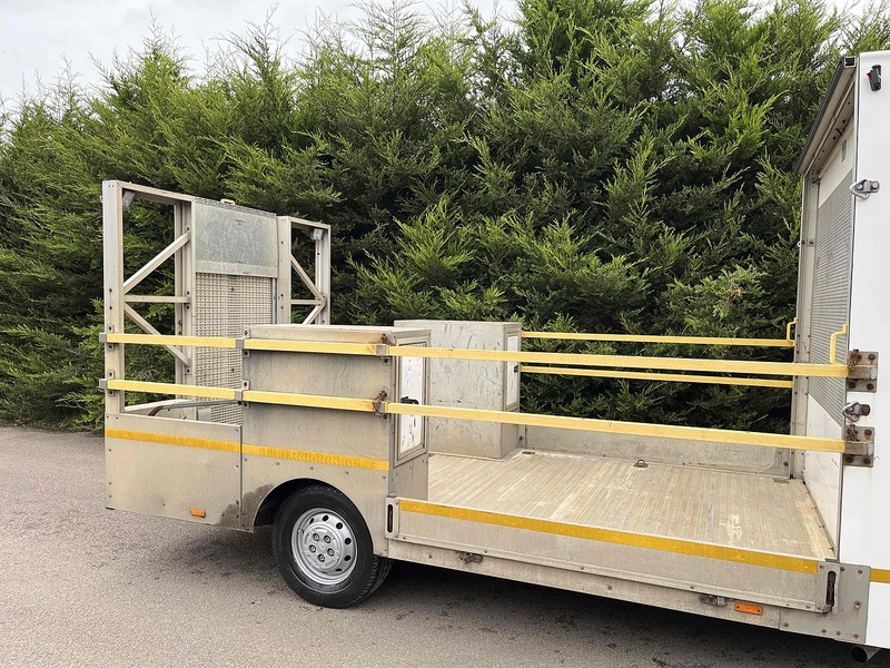 Peugeot BlueHDi 335 2.2 LWB Traffic Management Low & Go Tail Ramp