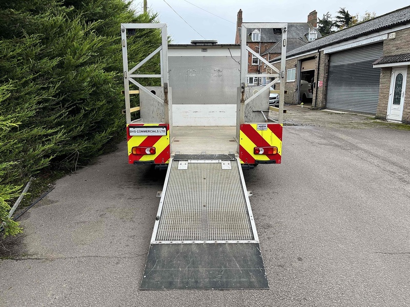 Peugeot BlueHDi 335 2.2 LWB Traffic Management Low & Go Tail Ramp