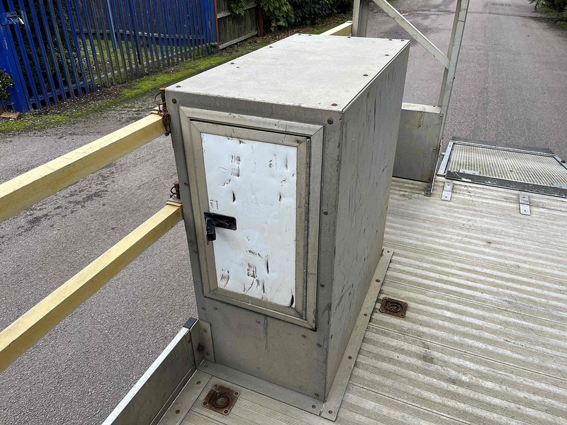 Peugeot BlueHDi 335 2.2 LWB Traffic Management Low & Go Tail Ramp