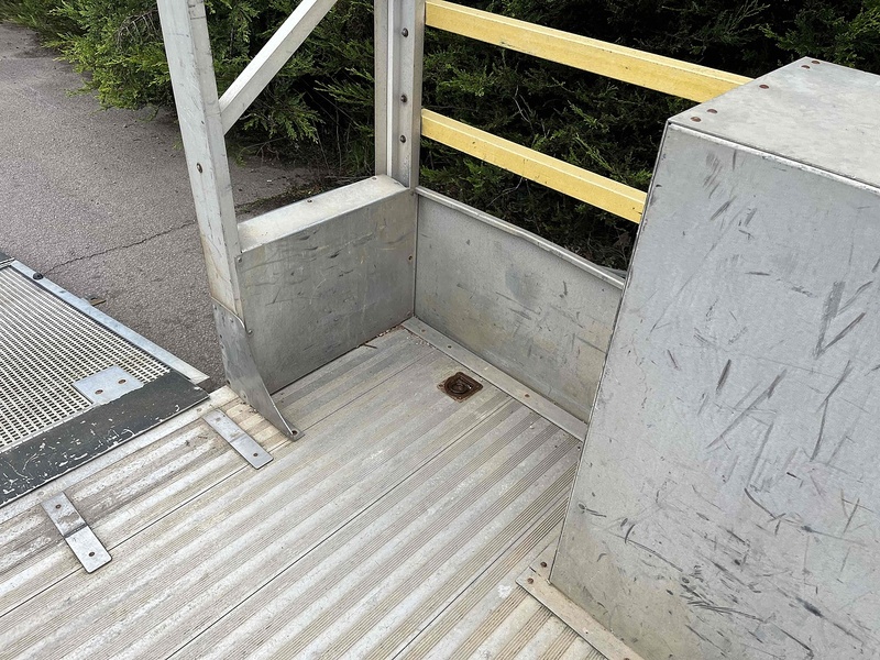 Peugeot BlueHDi 335 2.2 LWB Traffic Management Low & Go Tail Ramp