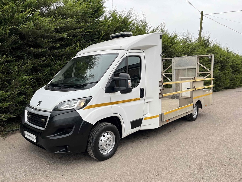 Peugeot BlueHDi 335 2.2 LWB Traffic Management Low & Go Tail Ramp