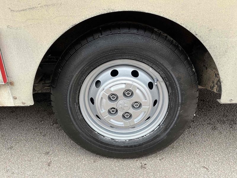 Peugeot BlueHDi 335 2.2 LWB Traffic Management Low & Go Tail Ramp