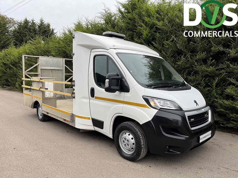 Peugeot BlueHDi 335 2.2 LWB Traffic Management Low & Go Tail Ramp