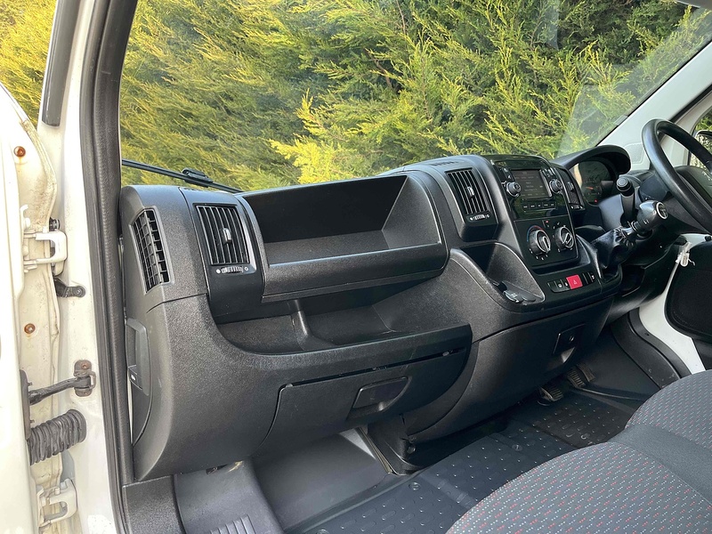 Peugeot 2.2 BlueHDi 335 Professional 2.2 5dr Panel Van Manual Diesel