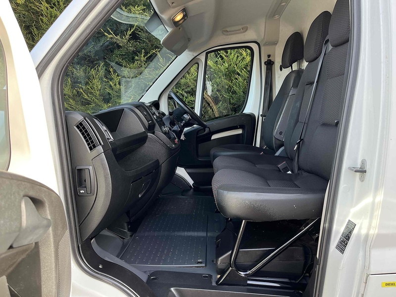 Peugeot 2.2 BlueHDi 335 Professional 2.2 5dr Panel Van Manual Diesel