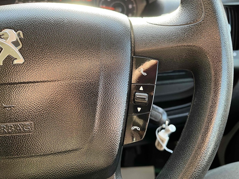 Peugeot 2.2 BlueHDi 335 Professional 2.2 5dr Panel Van Manual Diesel