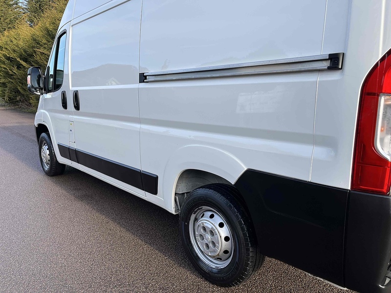 Peugeot 2.2 BlueHDi 335 Professional 2.2 5dr Panel Van Manual Diesel