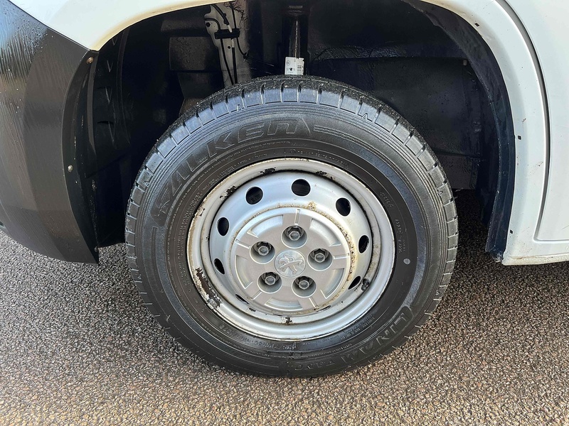 Peugeot 2.2 BlueHDi 335 Professional 2.2 5dr Panel Van Manual Diesel