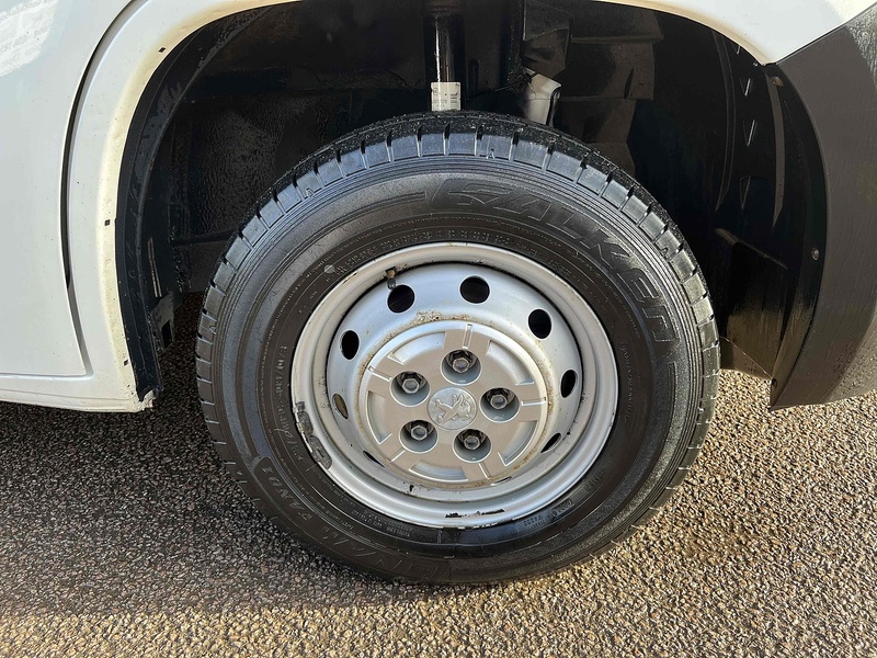 Peugeot 2.2 BlueHDi 335 Professional 2.2 5dr Panel Van Manual Diesel