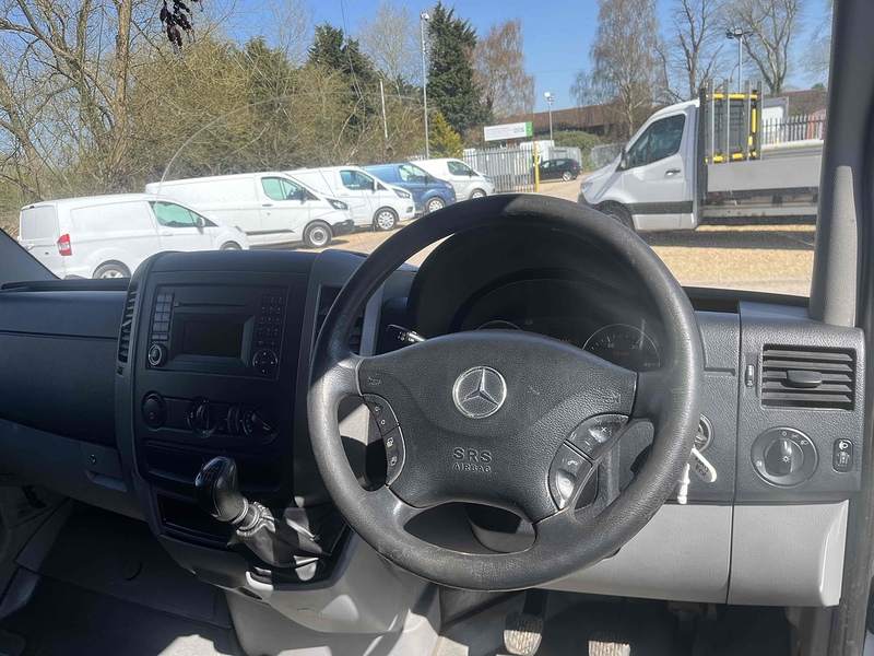 Mercedes-Benz 313 2.1 CDI LWB LUTON VAN TAIL LIFT 2.1 2dr Luton Van Manual Diesel