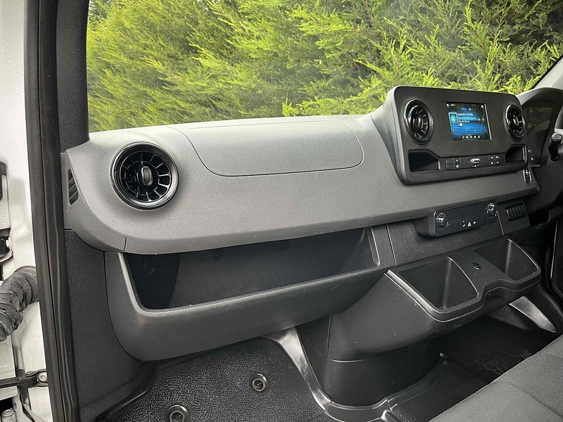 Mercedes-Benz 314 CDI LWB 14ft Dropside - Tail Lift 2.1 2dr Dropside Manual Diesel