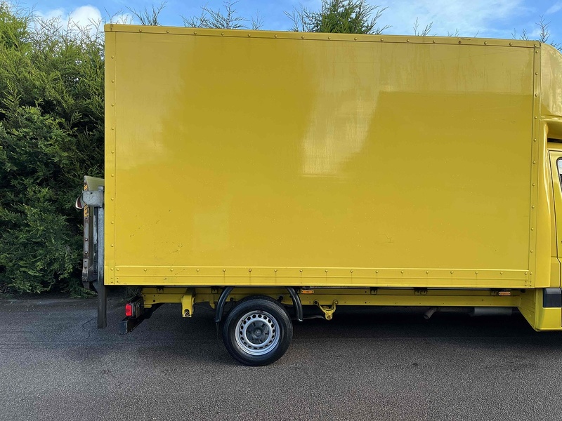 Mercedes-Benz 2.1 CDI 313 LWB LUTON VAN TAIL LIFT - YELLOW