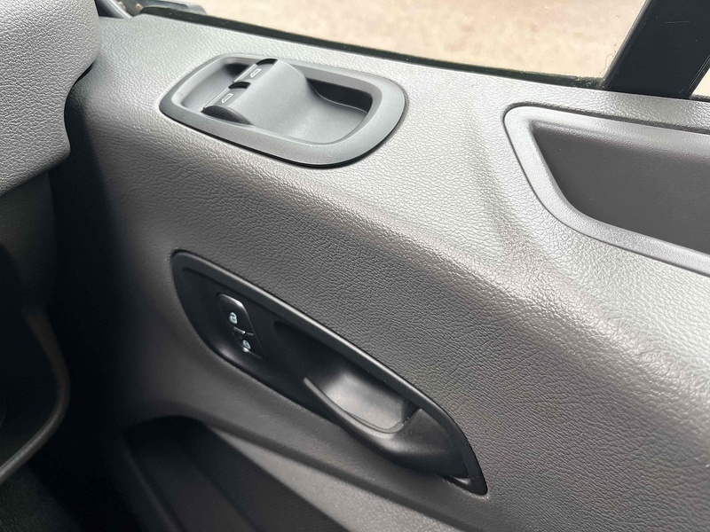 Ford 2.0 350 EcoBlue Leader L4 H3 XLWB HIGH ROOF PANEL VAN - EURO 6