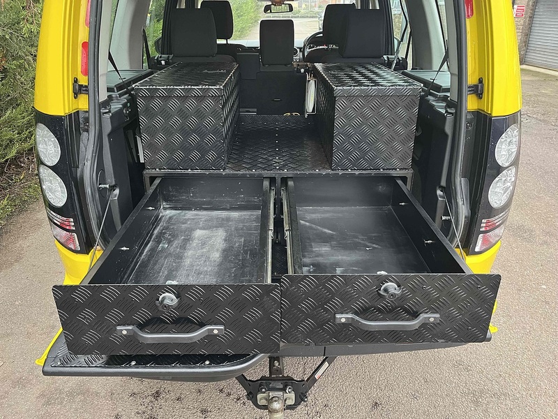 Land Rover 3.0 SD V6 GS SUV Auto 3.0 5dr SUV Automatic Diesel