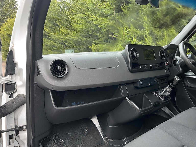 Mercedes-Benz 2.1 314 CDI LWB DROPSIDE WITH TAIL LIFT - EURO 6