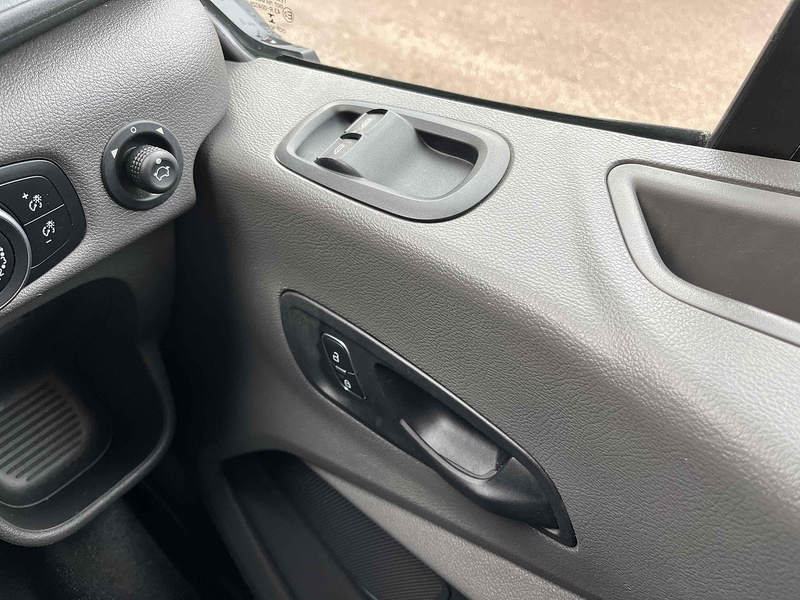 Ford 2.0 350 EcoBlue Leader L3 LWB LUTON VAN - TAIL LIFT