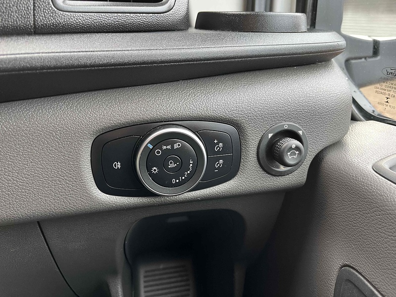 Ford 2.0 350 EcoBlue Leader L3 LWB LUTON VAN - TAIL LIFT