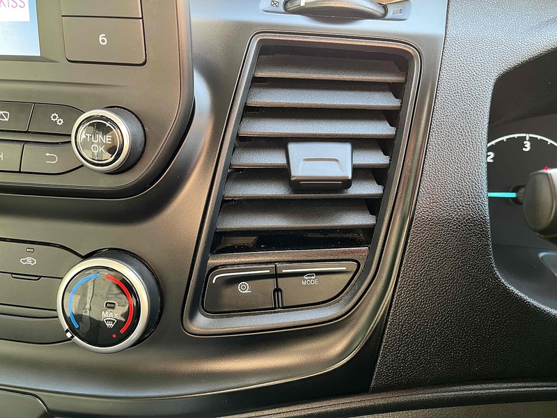 Ford 2.0 350 EcoBlue Leader L4 XLWB DROPSIDE - DRW 2.0 2dr Dropside Manual Diesel