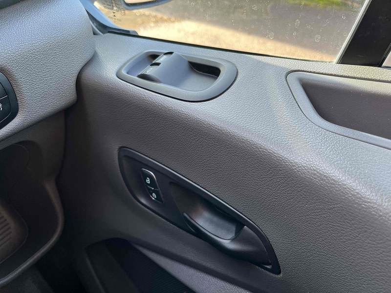 Ford 2.0 350 EcoBlue Leader L4 XLWB DROPSIDE - DRW 2.0 2dr Dropside Manual Diesel