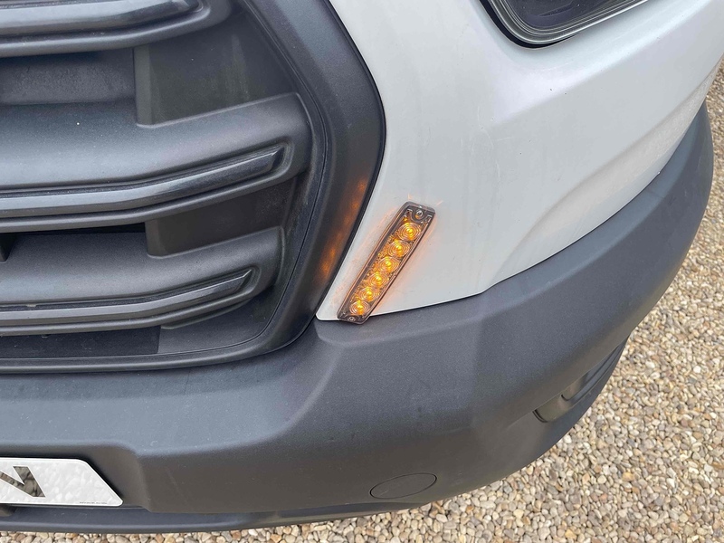 Ford 2.0 350 EcoBlue Leader L4 XLWB DROPSIDE - DRW TRAFFIC MANAGEMENT