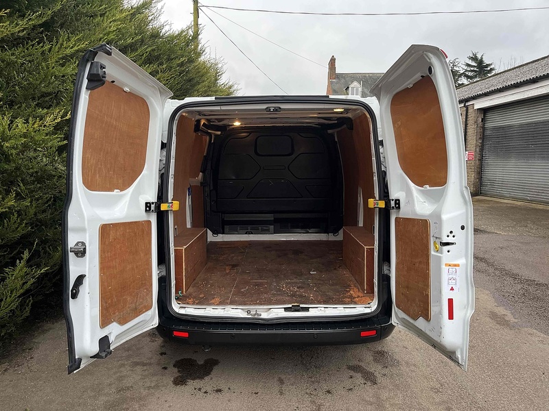 Ford 2.0 300 EcoBlue Leader SWB PANEL VAN - EURO 6