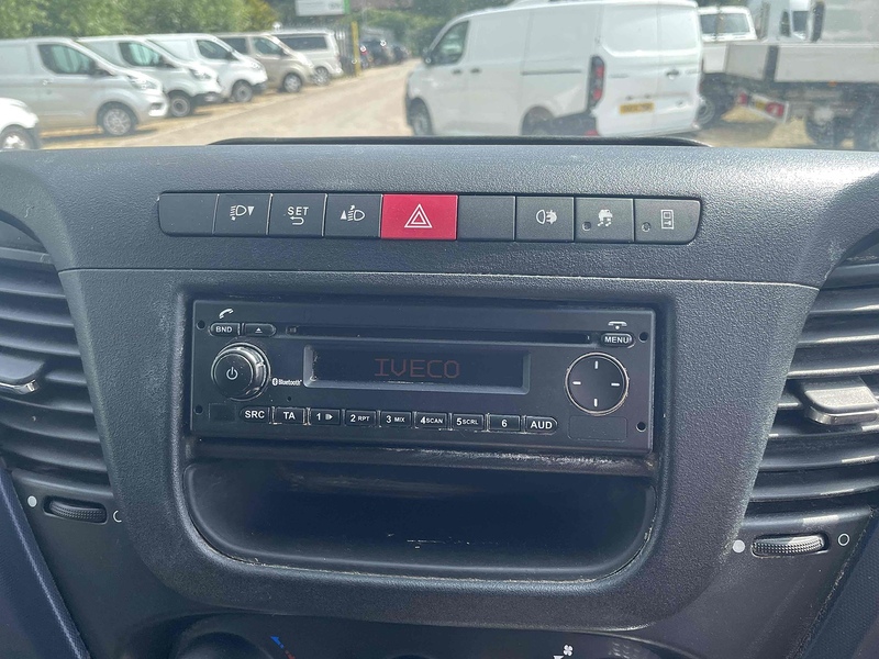 Iveco 70C18 3.0 Box Automatic Diesel