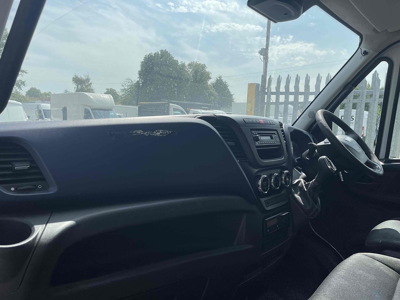 Iveco 70C18 3.0 Box Automatic Diesel