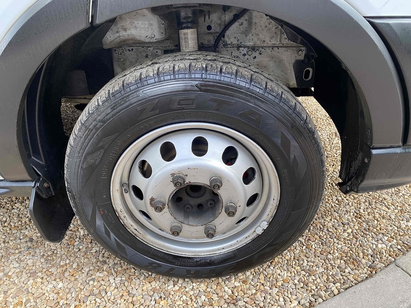 Ford 2.0 460 EcoBlue Leader L4 XLWB MINIBUS - 17 SEATS CAMPER CONVERSION