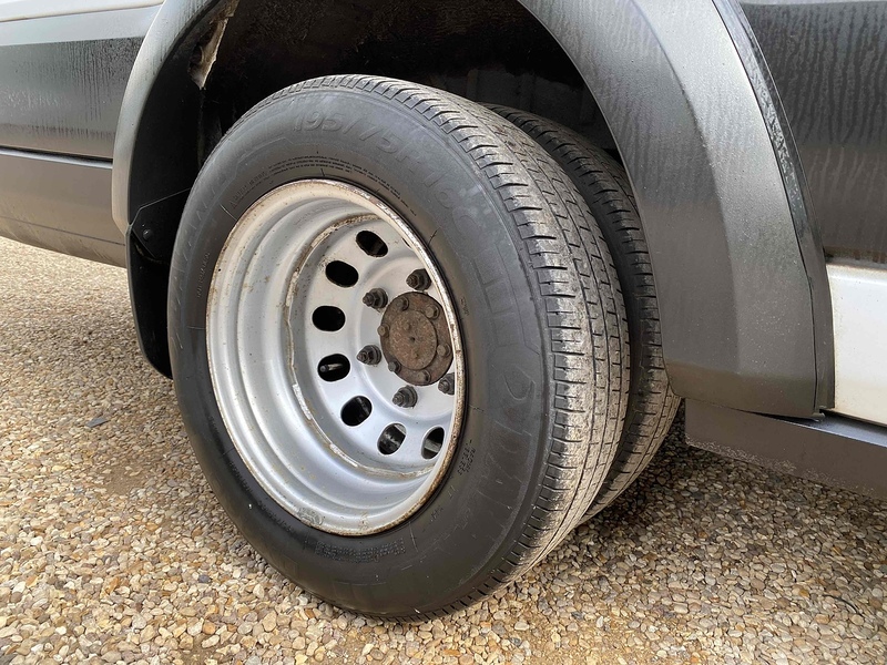 Ford 2.0 460 EcoBlue Leader L4 XLWB MINIBUS - 17 SEATS CAMPER CONVERSION