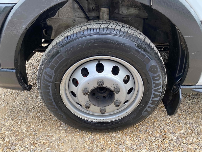 Ford 2.0 460 EcoBlue Leader L4 XLWB MINIBUS - 17 SEATS CAMPER CONVERSION