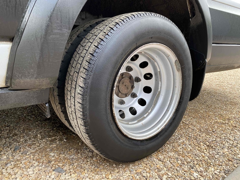 Ford 2.0 460 EcoBlue Leader L4 XLWB MINIBUS - 17 SEATS CAMPER CONVERSION