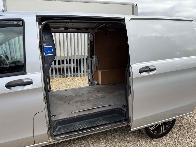 Mercedes-Benz 1.7 114 CDI Progressive L2 LWB PANEL VAN - SILVER