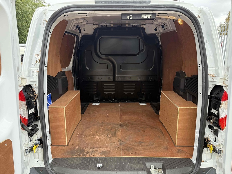 Ford 1.0 EcoBoost Limited SWB PANEL VAN - WHITE