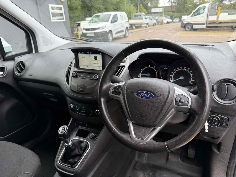 Ford 1.0 EcoBoost Limited SWB PANEL VAN - WHITE