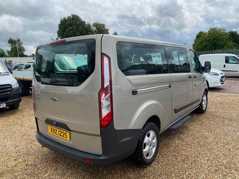 Ford 2.0 310 EcoBlue Zetec LWB MINIBUS - 9 SEATS