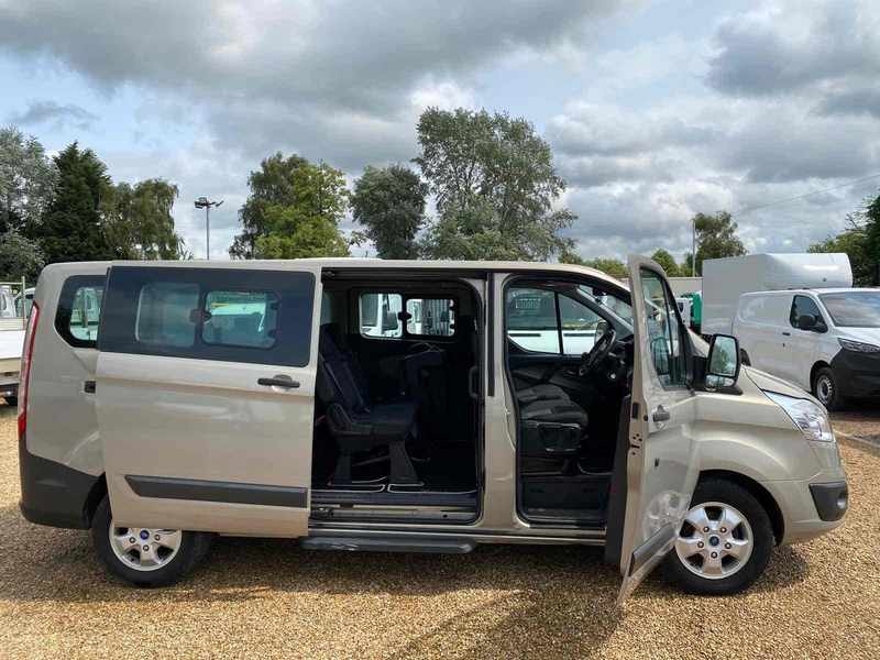 Ford 2.0 310 EcoBlue Zetec LWB MINIBUS - 9 SEATS