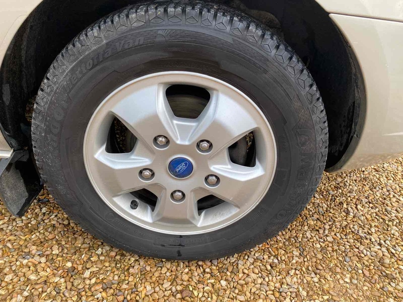 Ford 2.0 310 EcoBlue Zetec LWB MINIBUS - 9 SEATS