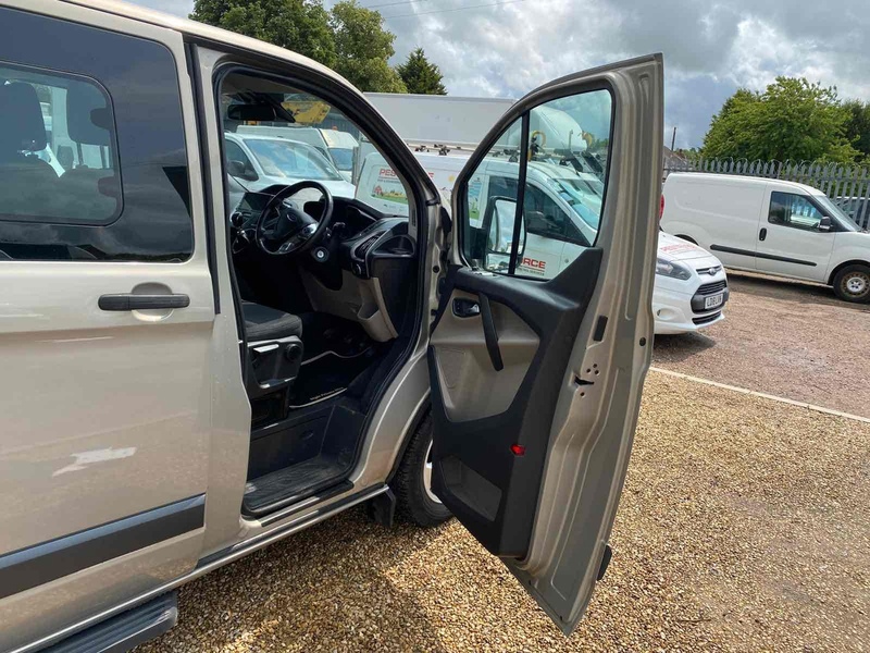 Ford 2.0 310 EcoBlue Zetec LWB MINIBUS - 9 SEATS