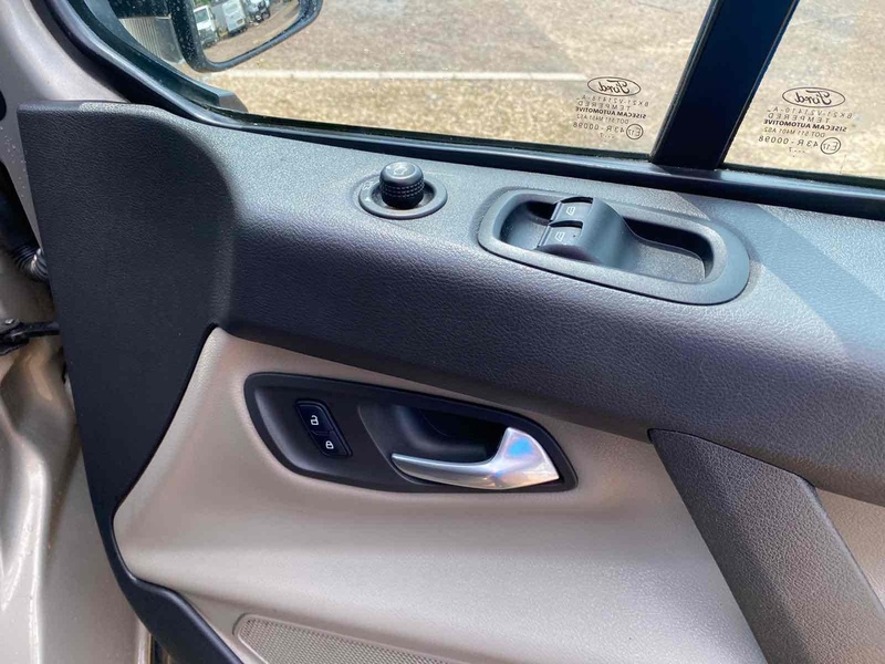 Ford 2.0 310 EcoBlue Zetec LWB MINIBUS - 9 SEATS