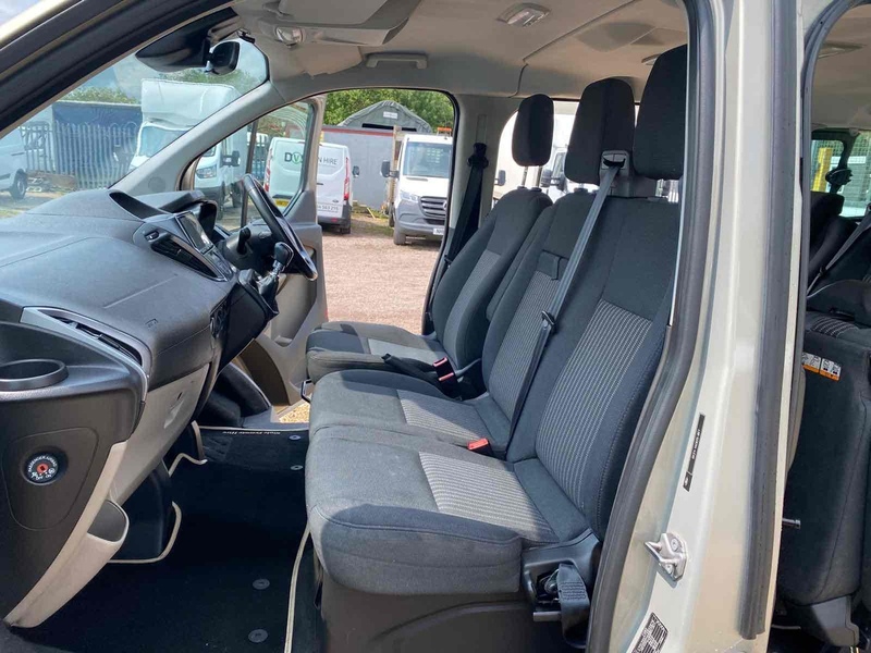 Ford 2.0 310 EcoBlue Zetec LWB MINIBUS - 9 SEATS