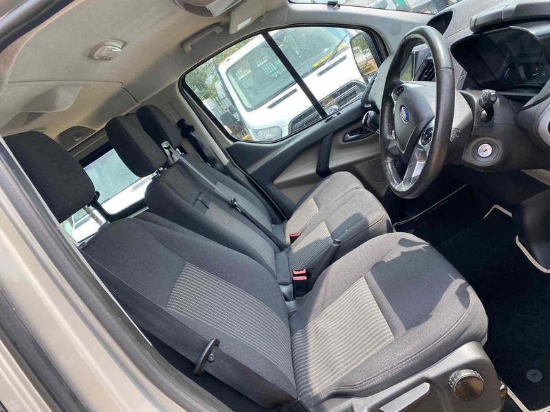 Ford 2.0 310 EcoBlue Zetec LWB MINIBUS - 9 SEATS